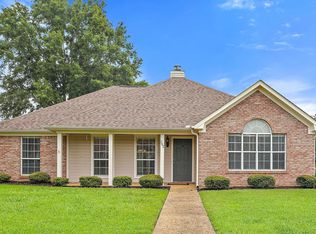 382 Woodoak Dr, Pearl, MS 39208