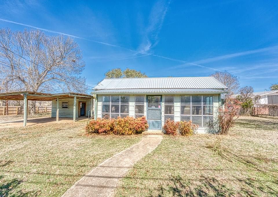 1st image of 305 E Ash Dr
