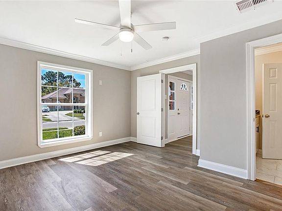 4th image of 7321 Chadbourne Dr