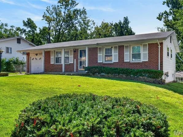 1526 Saint Ives Dr, Saint Louis, MO 63136