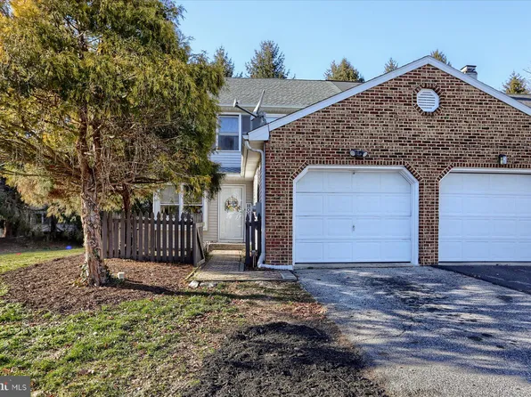 12 Townsend Ct, Lancaster, PA 17603