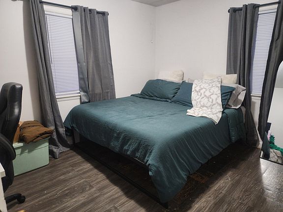 3rd image of 7613 Linden Ave