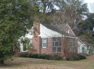 46 S Church St, Summerton, SC 29148