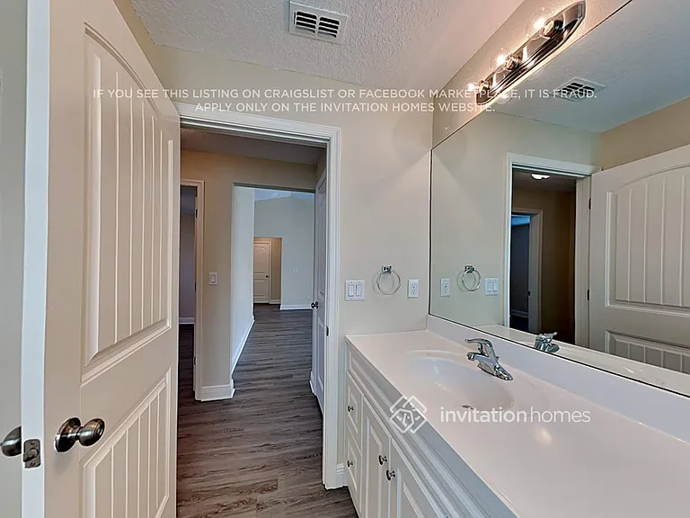 462 NW Riverside Dr — Photo 15