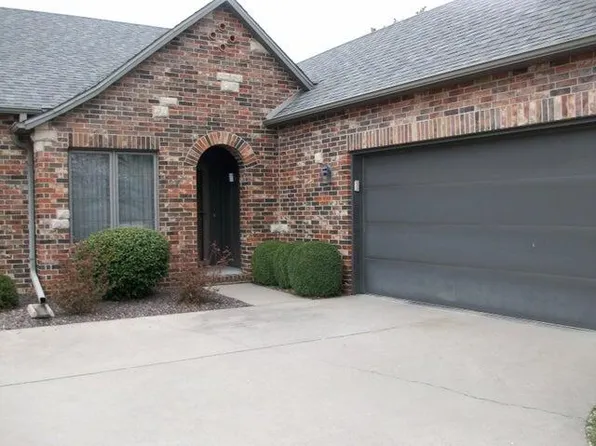 1750 W Bennett #7b, Springfield, MO 65807
