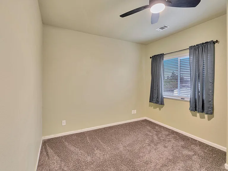 1061 Vermont Ave — Photo 20