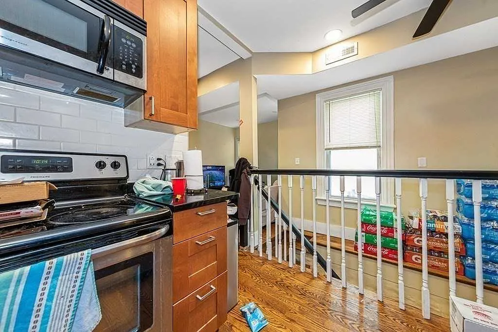 4 bed, $6,600 — Photo 3