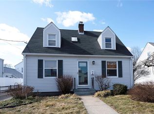 213 Woodhaven Rd, Pawtucket, RI 02861