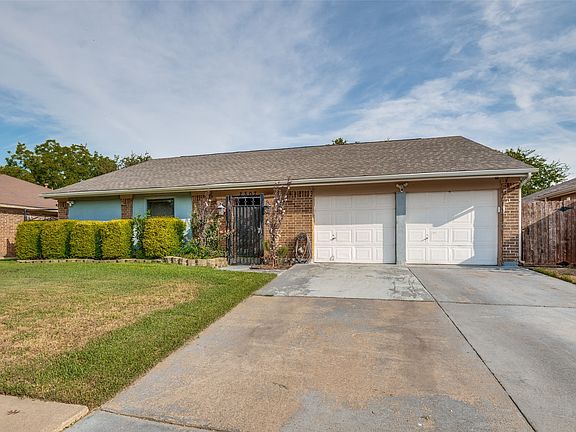 3rd image of 2307 Busch Dr