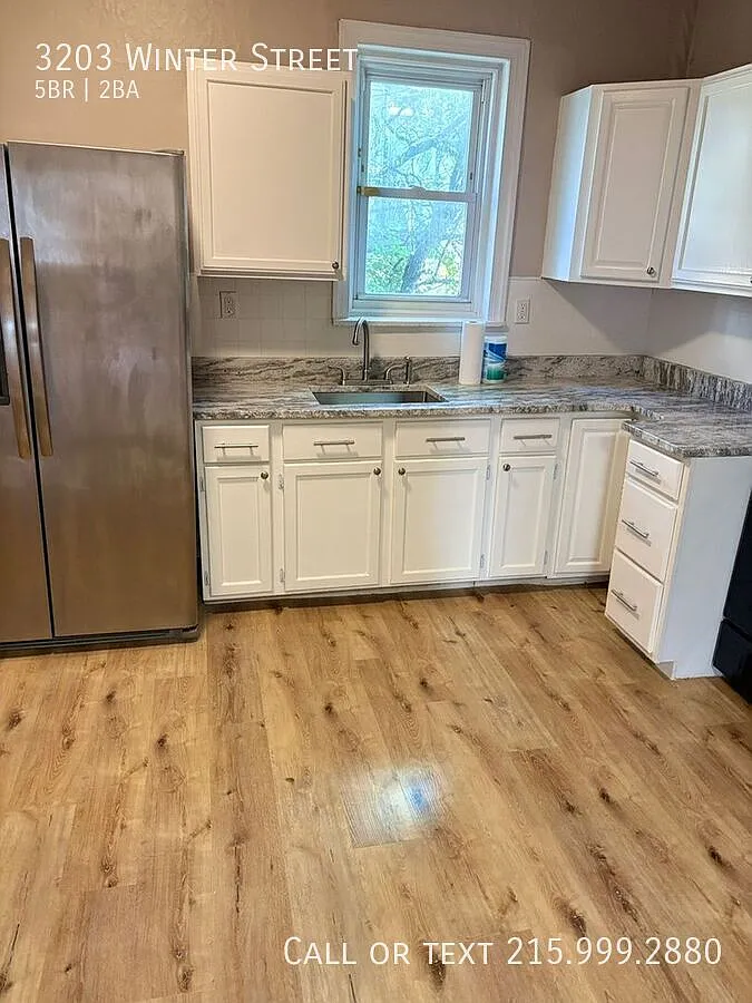 Spacious house available at 3203 Winter Street! — Photo 2