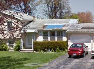 190 Dohrcrest Dr, Rochester, NY 14612