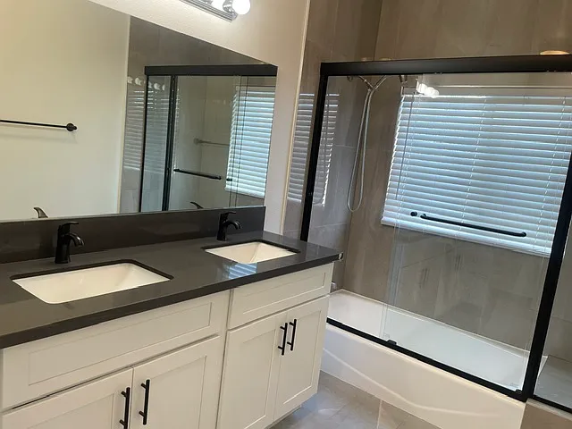 2436 Barry Ave #3 — Photo 13
