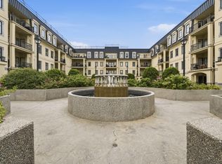 Chateaux At Whitemud Ridge, Edmonton, AB T6R 3K1