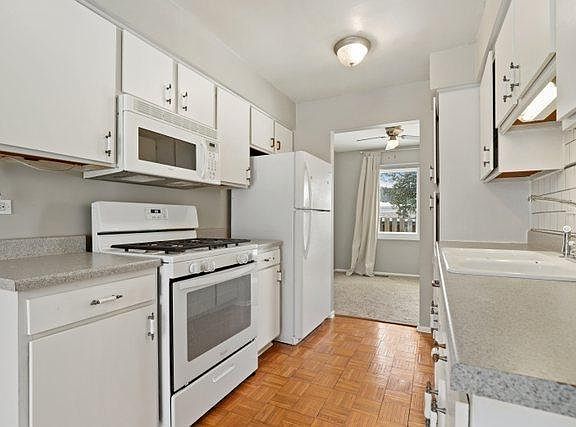 4th image of 1842 Williamsburg Dr