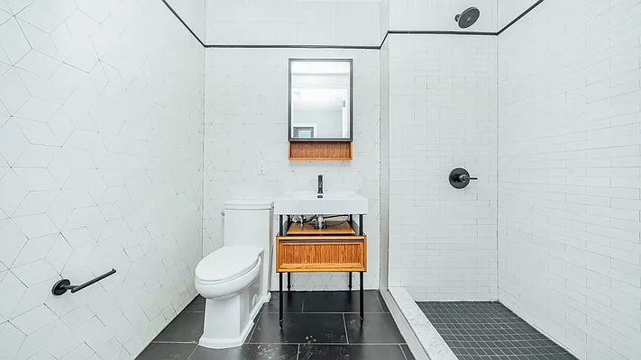 Rented by Nooklyn NYC LLC | media 125