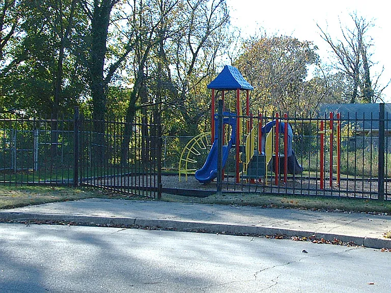 Berkley Square Apartments — Photo 2