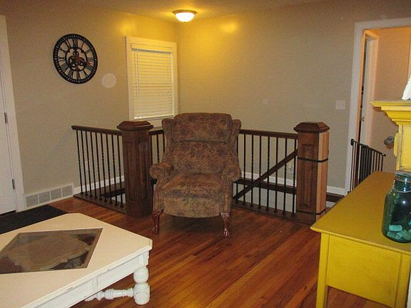 4th image of 1275 Dunbar Dr