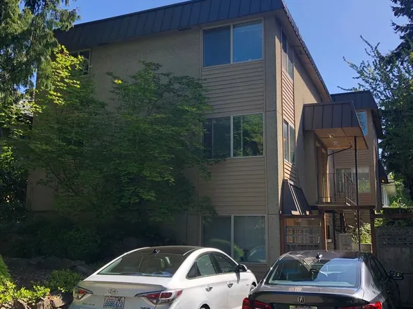 North Capitol Hill Apartments, 1006 15th Ave E APT 1, Seattle, WA 98112