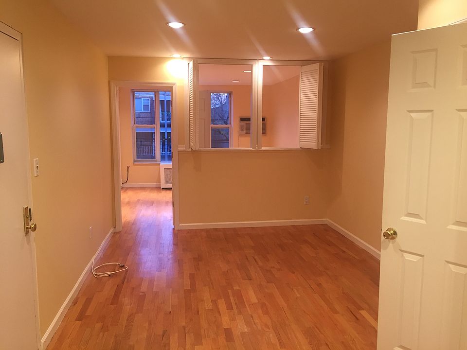 1st image of 2820 47th St APT 2R
