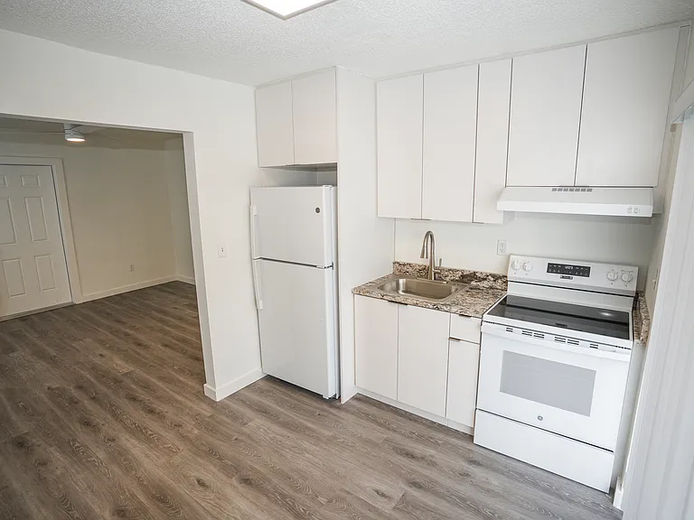 1043 NW 5th St #5 — Photo 8