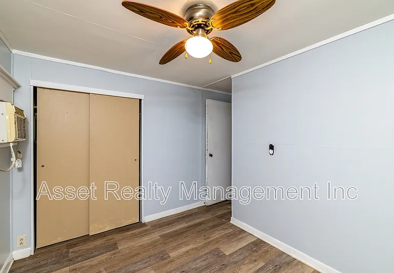126 Wellington Cir — Photo 13