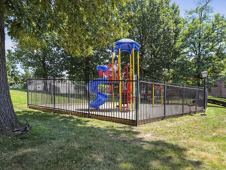 3810 Chesterwood Dr #3810 — Photo 25