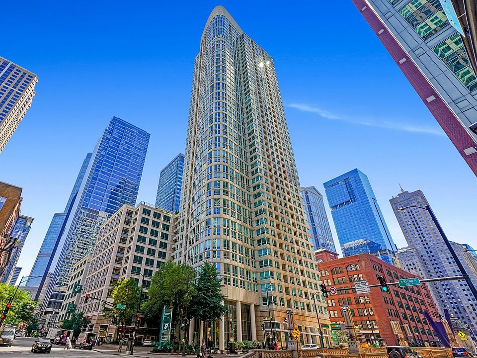 1st image of 345 N La Salle Dr #1005