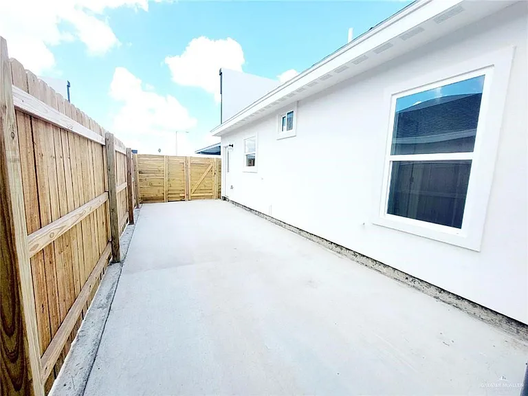 2201 S Pamplona St #4 — Photo 6