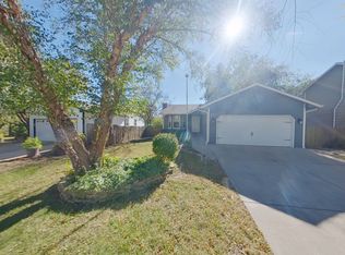 227 W Mallard Dr, Derby, KS 67037