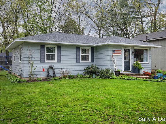 2nd image of 3860 Tioga Dr SW
