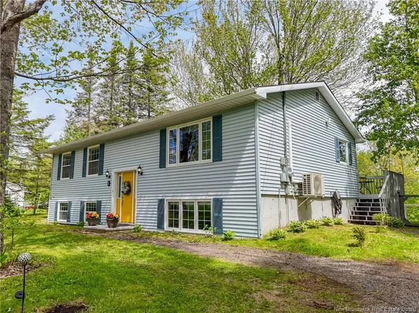 584 Whittaker Rd, Lincoln, NB E3B 7Z7