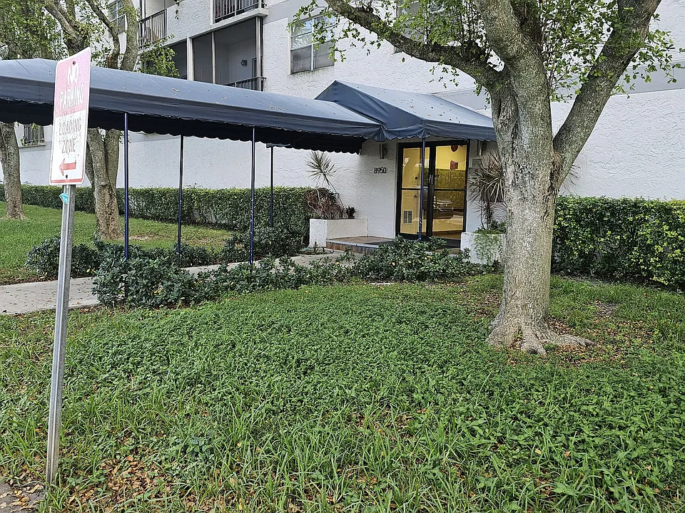 8950 NE 8th Ave #503