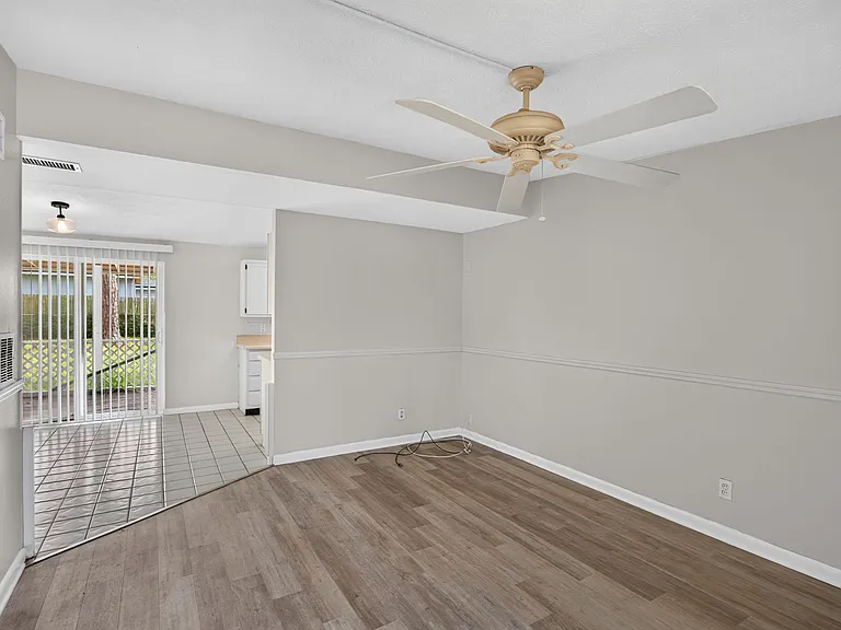 87 Saratoga Cir S — Photo 3