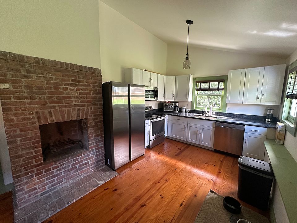 2nd image of 38 Spring St