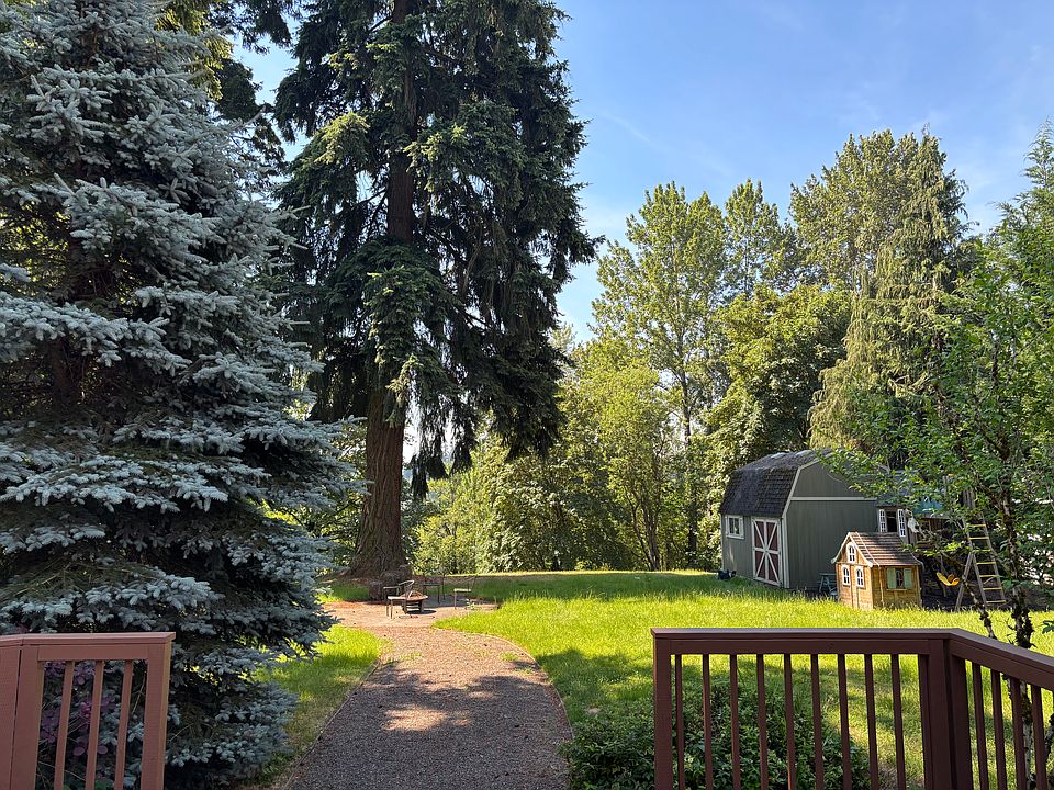 1st image of 1403 NE 124th St