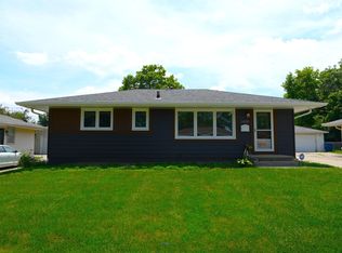 3600 Brinkwood Rd, Des Moines, IA 50310