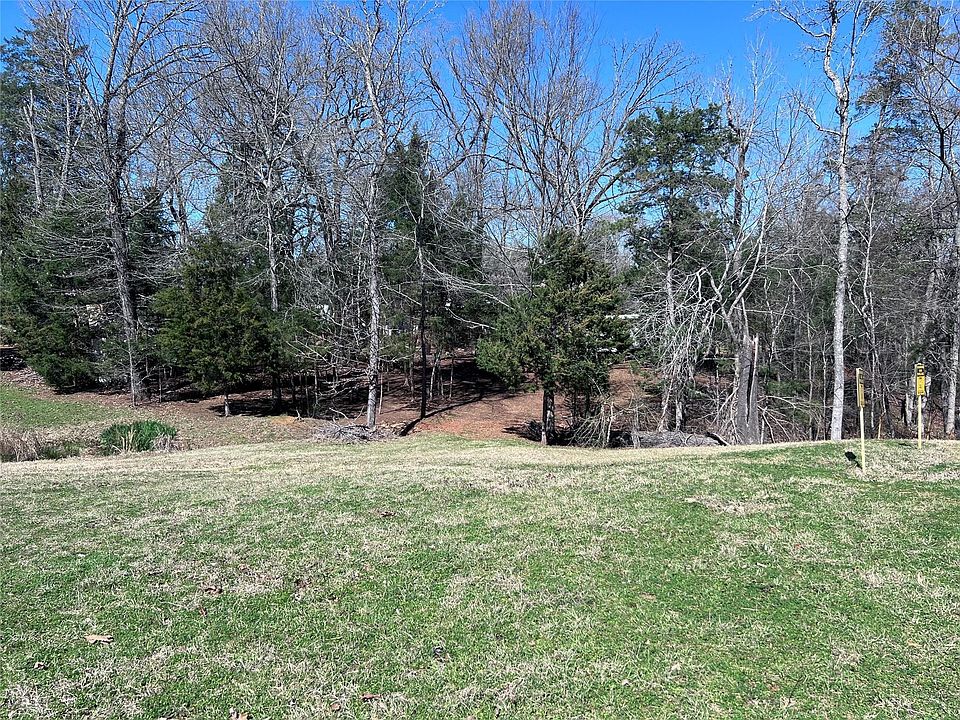 1st image of 10903 Oakdale Dr