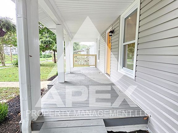 3rd image of 1018 Freemason St