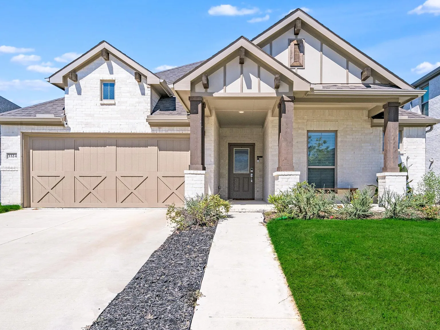 3324 Flatiron Dr — Photo 1