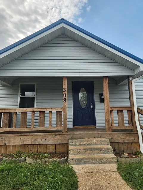308 Apple Ave