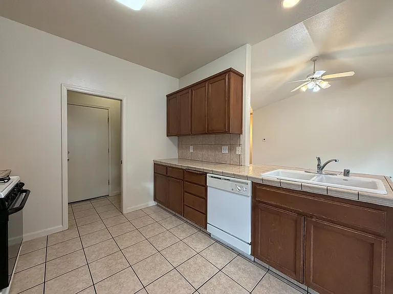 4723 W Clinton Ave #101 — Photo 6