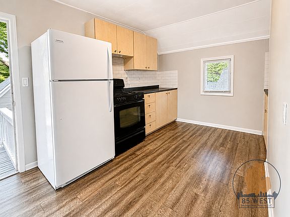 3rd image of 1006 Douglas St NW APT 2