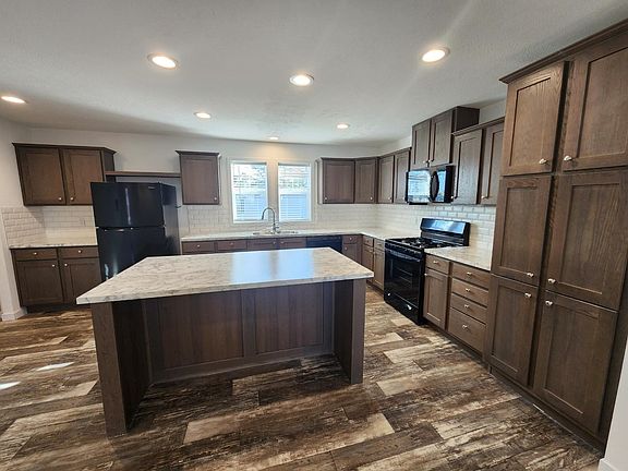 3rd image of 4359 Dogwood Blvd #555