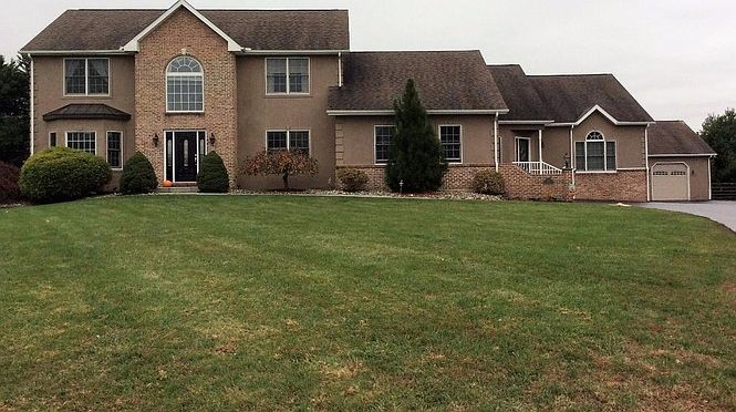 1st image of 104 Fox Den Ct