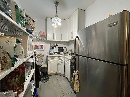 3rd image of 570 7th Ave APT 1F