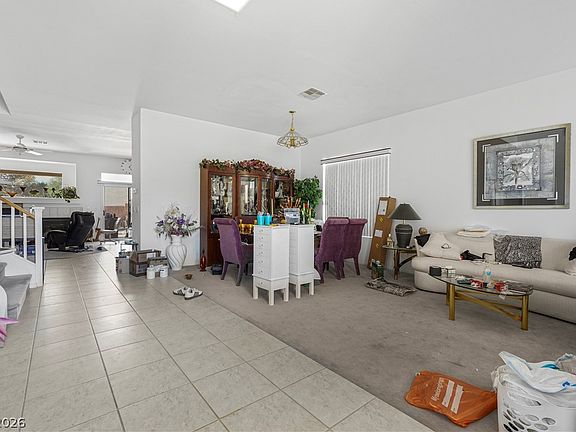 4th image of 815 Roaring Falls Ave