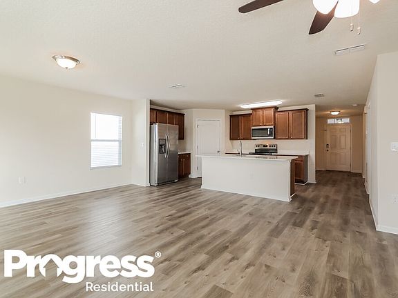 5th image of 2044 Pebble Point Dr