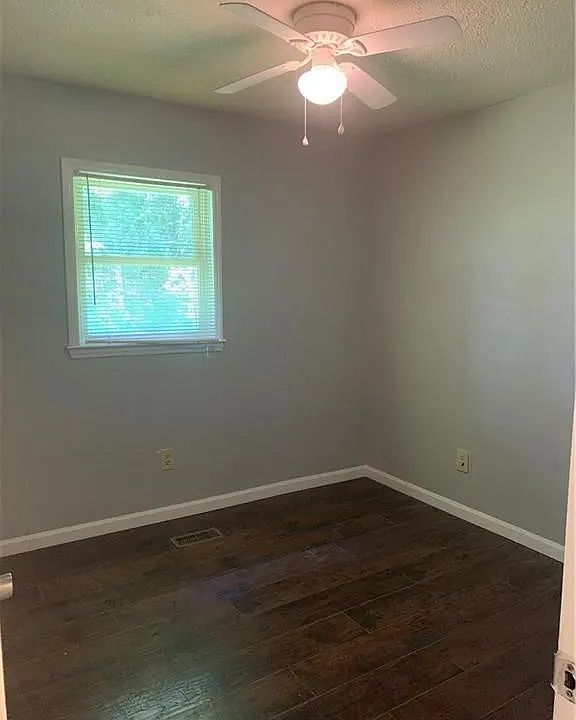 1st image of 727 N Fisher St