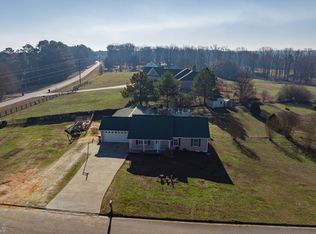 39 Becca Dr, Hoschton, GA 30548