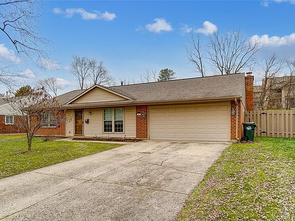 3rd image of 4400 Hillcrest Dr